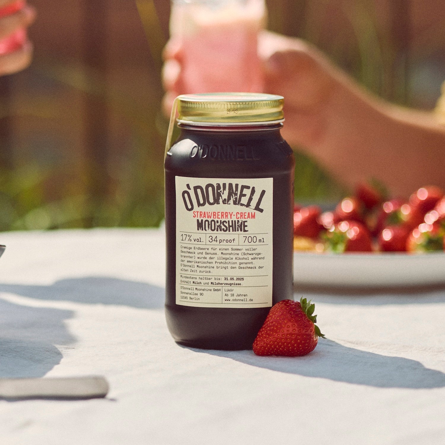 Nahaufnahme von Erdbeeren als Dekoration zum Strawberry Cream Likör