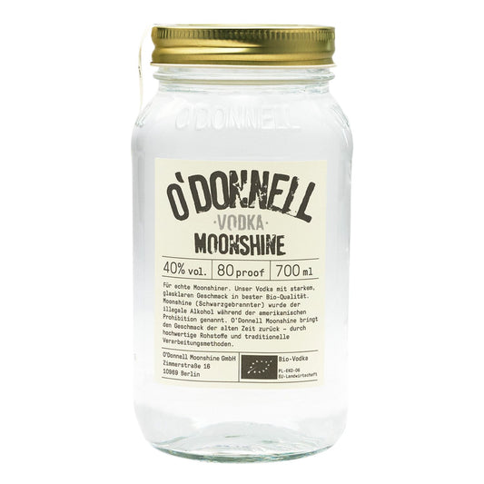 O'Donnell Vodka Moonshine-Glas auf weißem Hintergrund