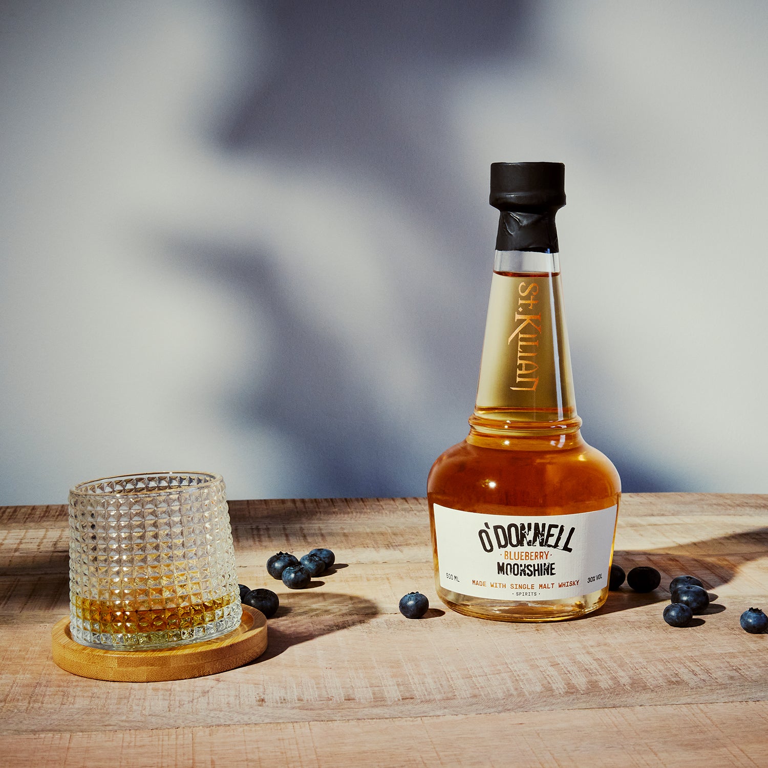 O'Donnell & St.Kilian Blueberry Moonshine  und tumbler glas