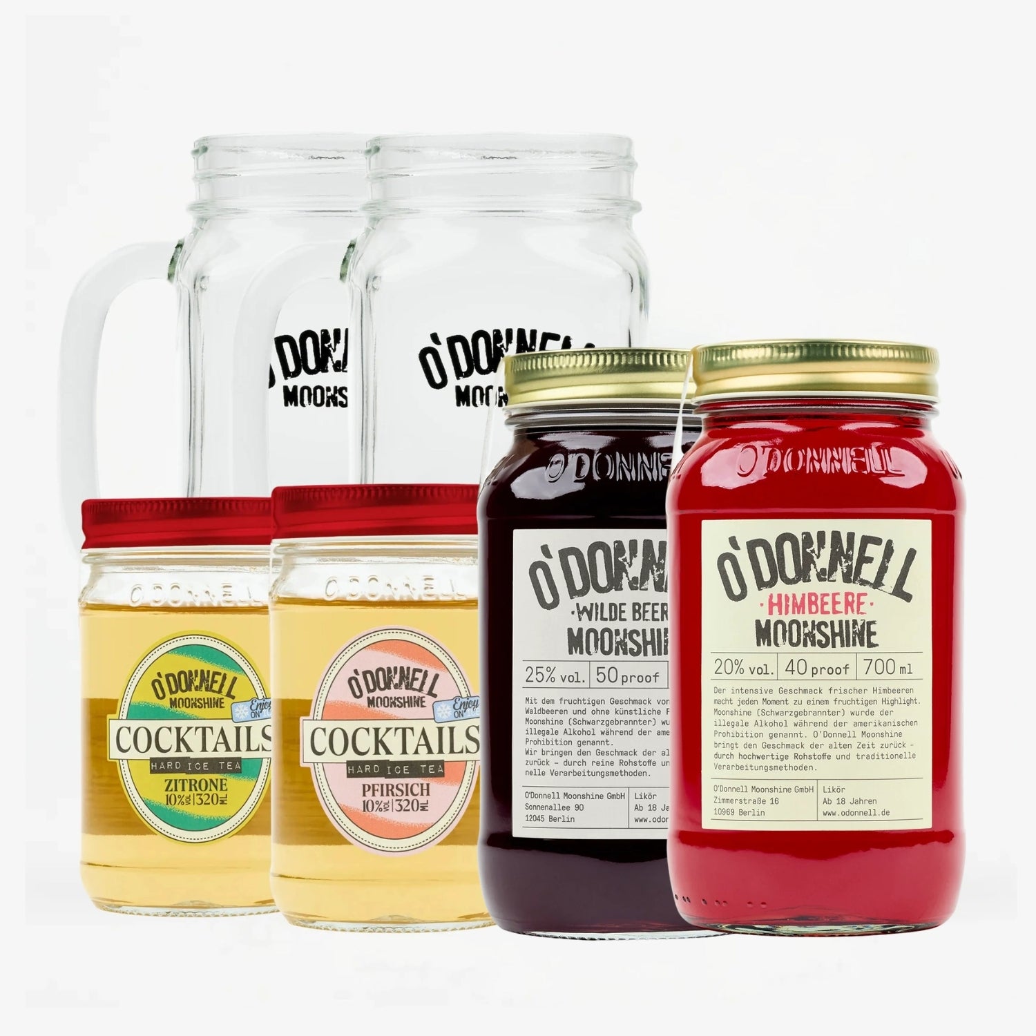 O'Donnell Moonshine Liköre Himbeere und Wilde Beere im Glas neben fertig gemischten Cocktails Zitrone und Pfirsich Hard Ice Tea im Mason Jar mit Henkelgläsern.