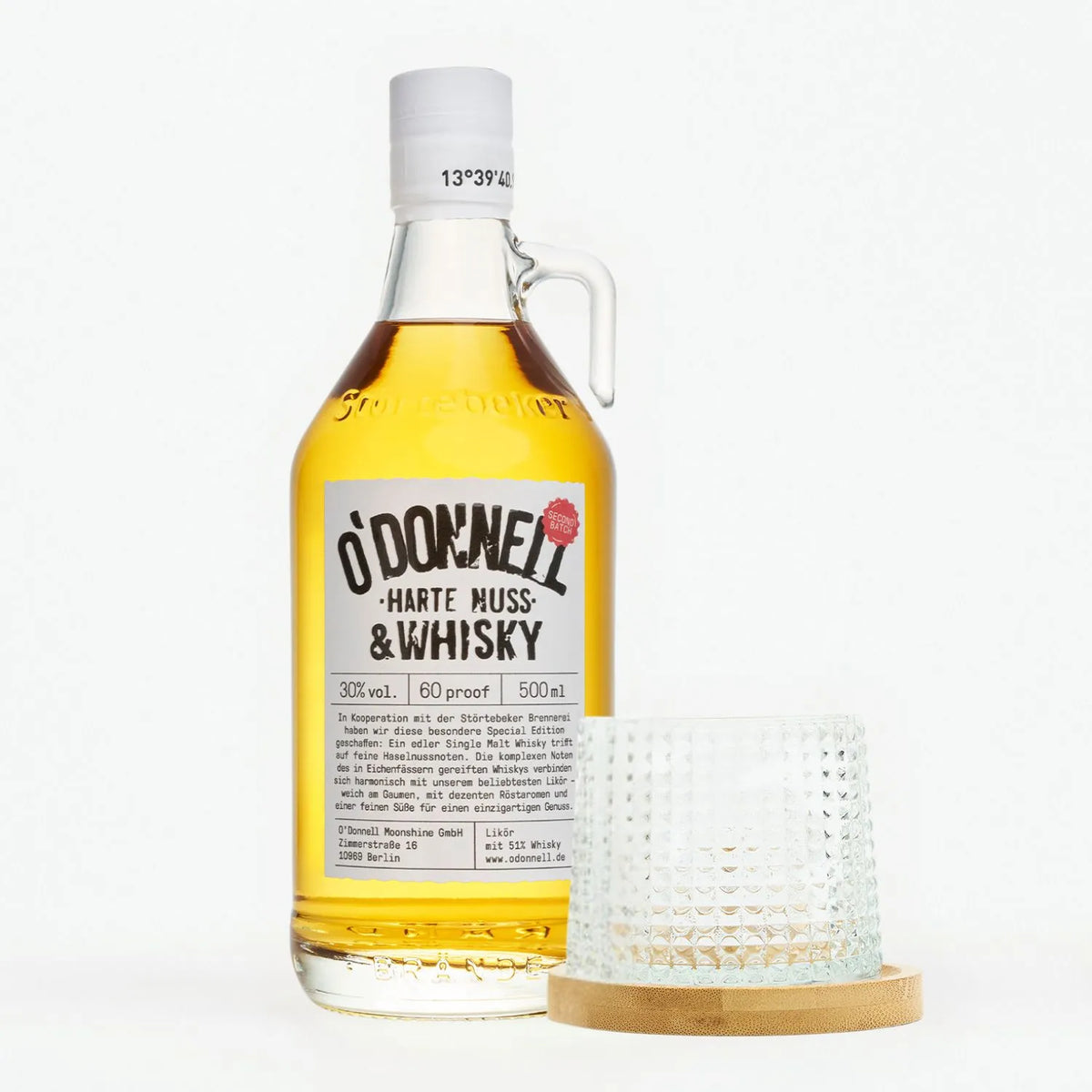 Der O'Donnell Moonshine Whisky x Harte Nuss Likör im Bundle mit 1x 500ml Sonder-Jar und 1x Tumbler.