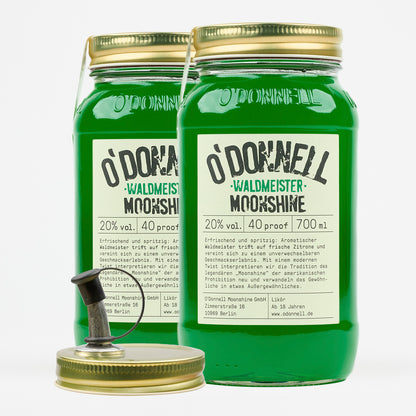 Das Produktbild des O'Donnell Moonshine Waldmeister Likör mit 20% vol.  im 700ml Mason Jar im 2er Bundle.